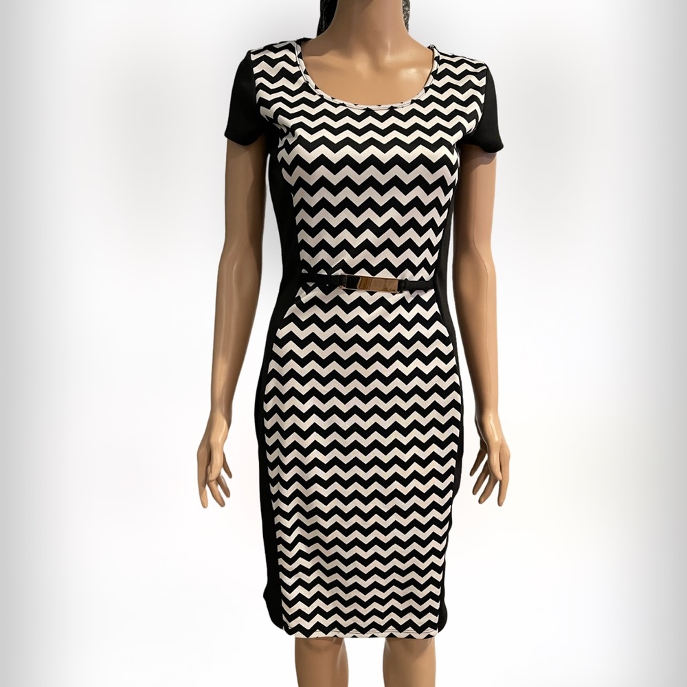 Dresses - Picture 4 of 6